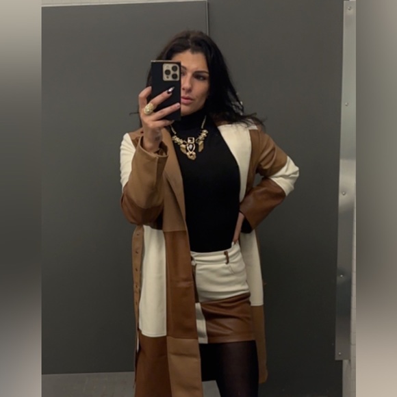 Meet your Posher, Jade - Picture 4 of 8